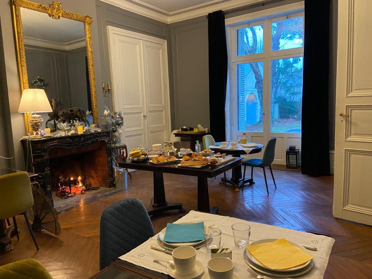 La Grande Carree Bed & Breakfast Saint-Cyr-sur-Loire Dış mekan fotoğraf