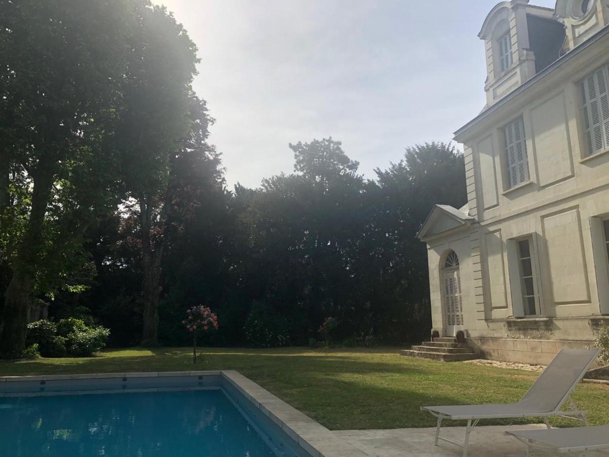 La Grande Carree Bed & Breakfast Saint-Cyr-sur-Loire Dış mekan fotoğraf