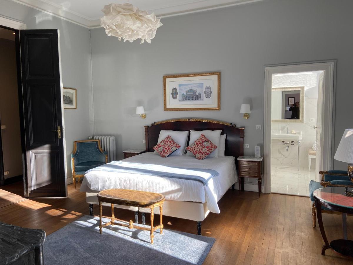 La Grande Carree Bed & Breakfast Saint-Cyr-sur-Loire Oda fotoğraf