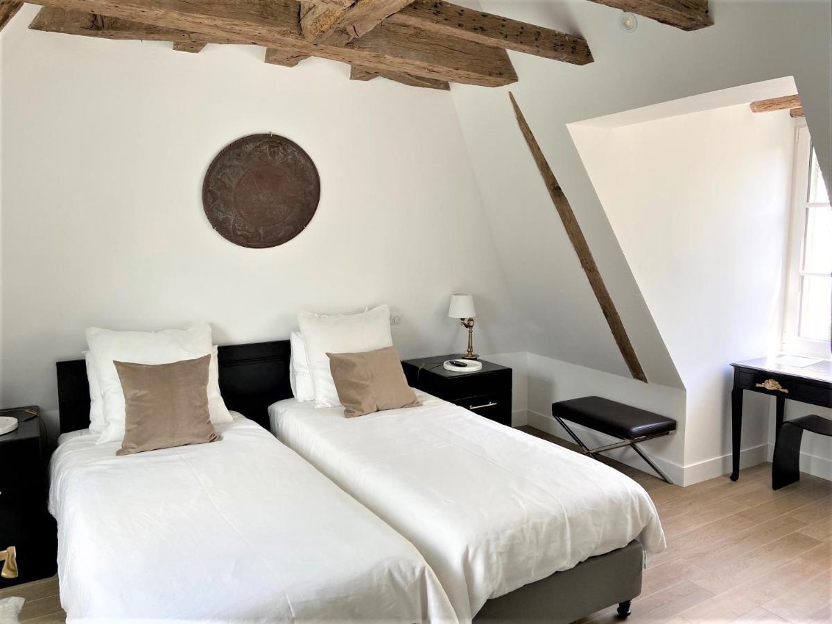 La Grande Carree Bed & Breakfast Saint-Cyr-sur-Loire Oda fotoğraf