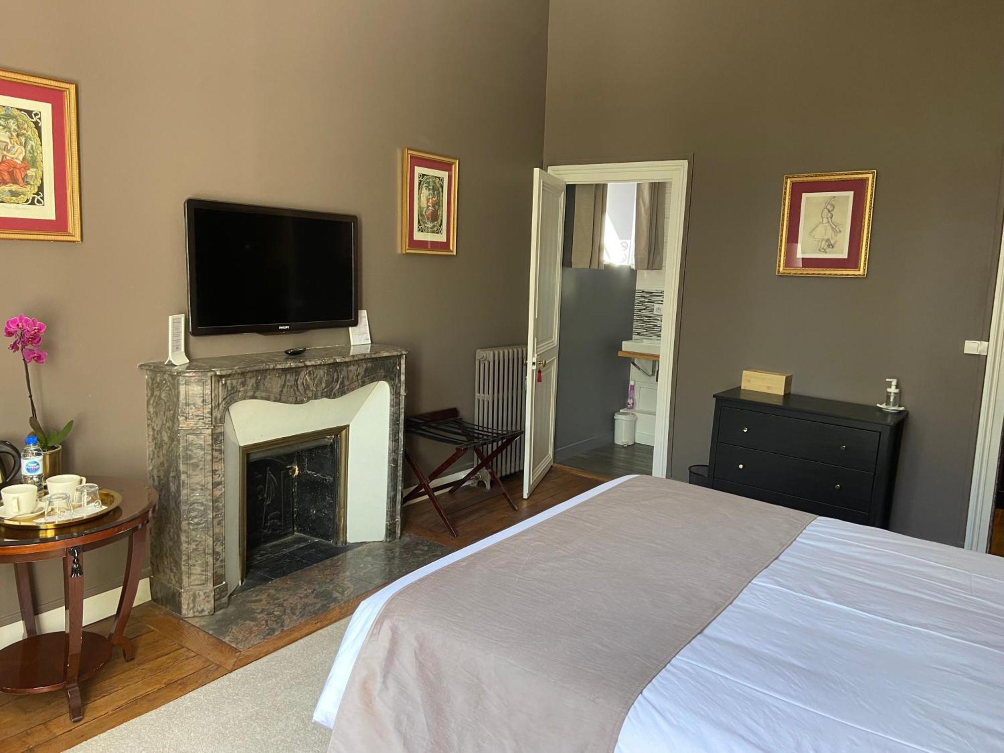 La Grande Carree Bed & Breakfast Saint-Cyr-sur-Loire Dış mekan fotoğraf