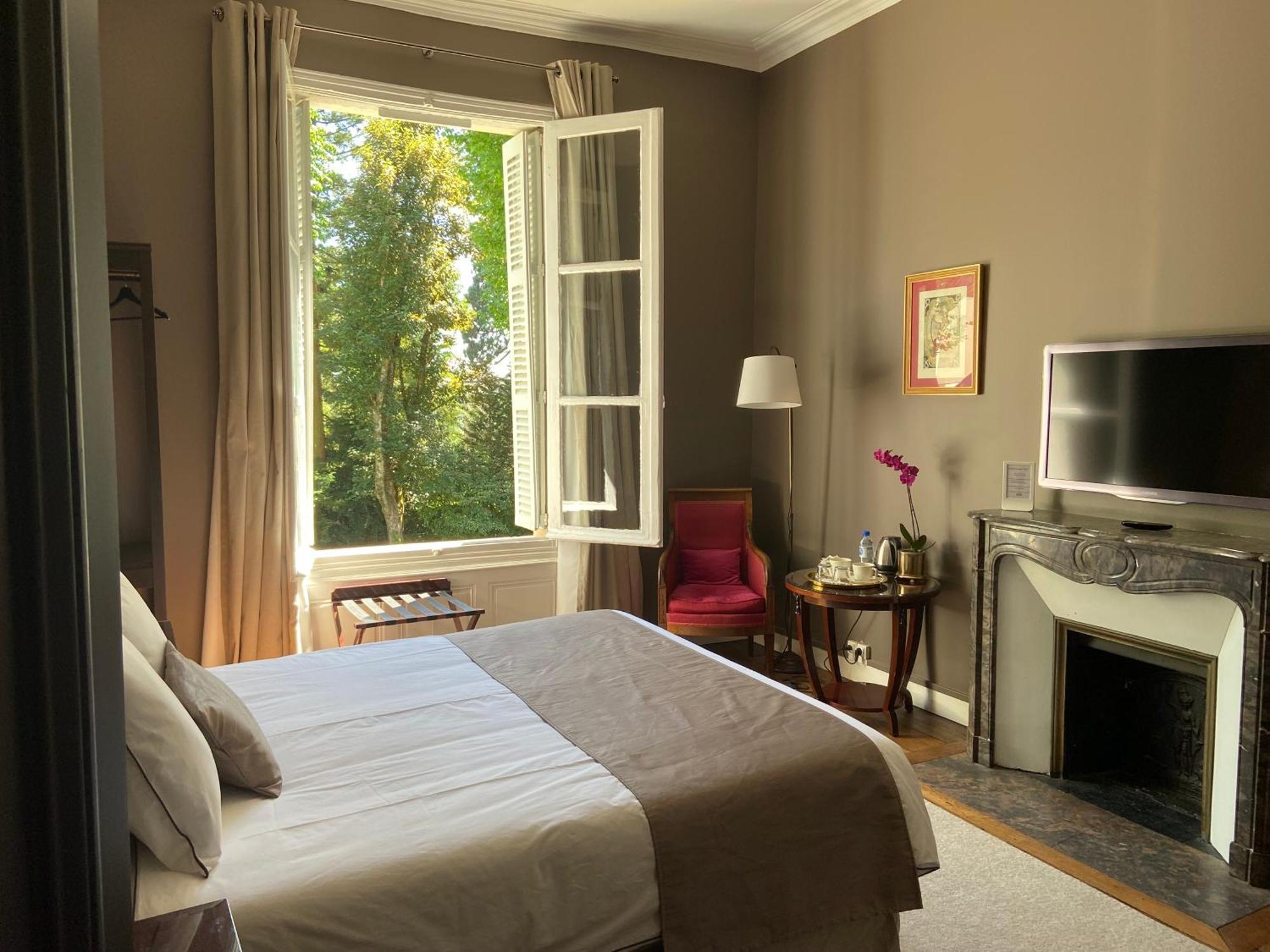 La Grande Carree Bed & Breakfast Saint-Cyr-sur-Loire Oda fotoğraf